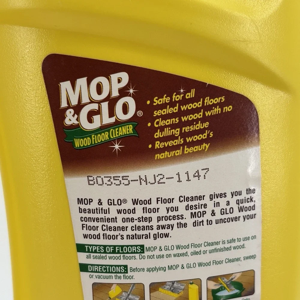 2 Mop & Glo Wood Floor Cleaners 32oz Discontinued NOS‎ Movie Prop Vintage 1999